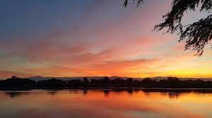 ฝันเห็นแม่น้ำเปลี่ยนสี 