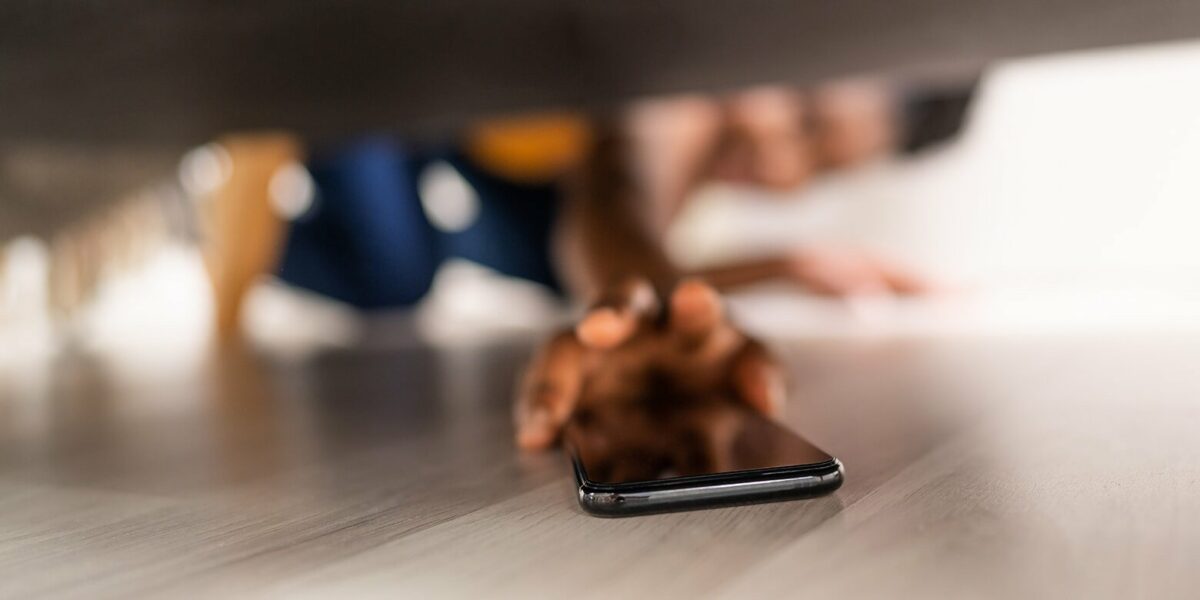 ฝันว่าโทรศัพท์หาย มีคนเก็บได้