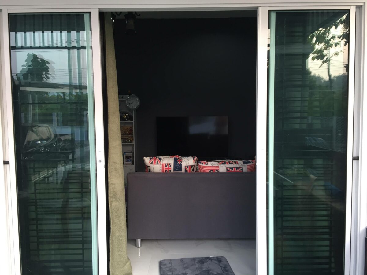 อย่าวางสิ่งของขวางประตูทางเข้าออก