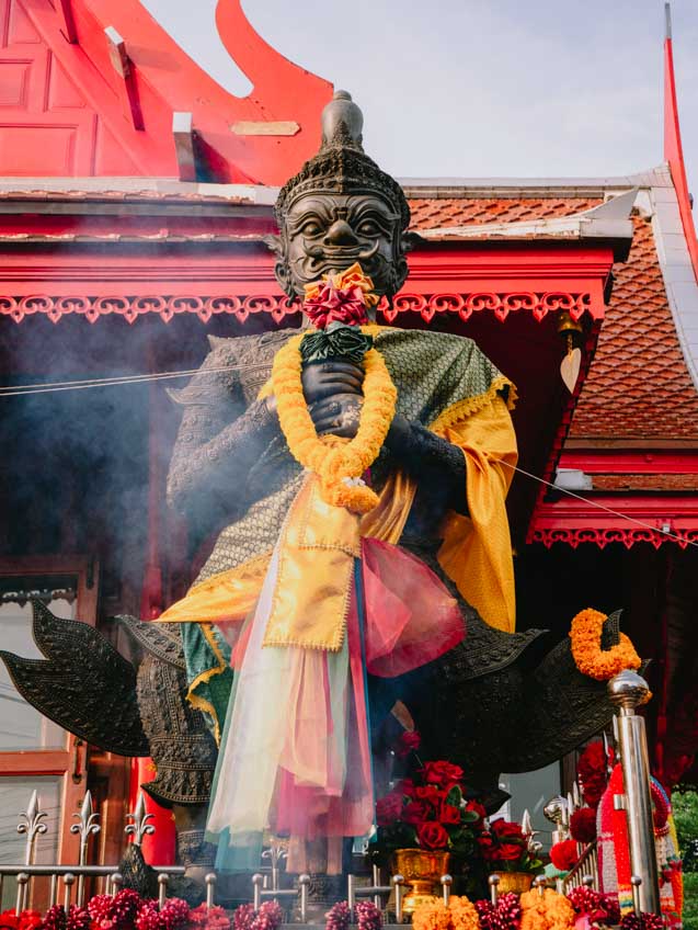 ฝันเห็นท้าวเวสสุวรรณองค์สีดำ