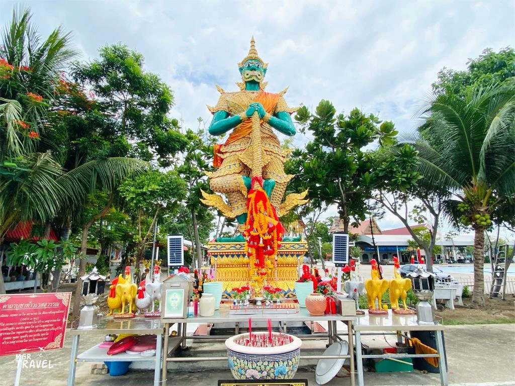 ฝันเห็นท้าวเวสสุวรรณองค์สีเขียว