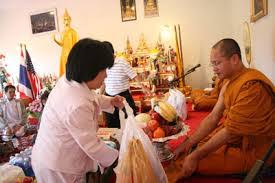 ฝันว่าได้ไปวัดทำบุญที่วัด