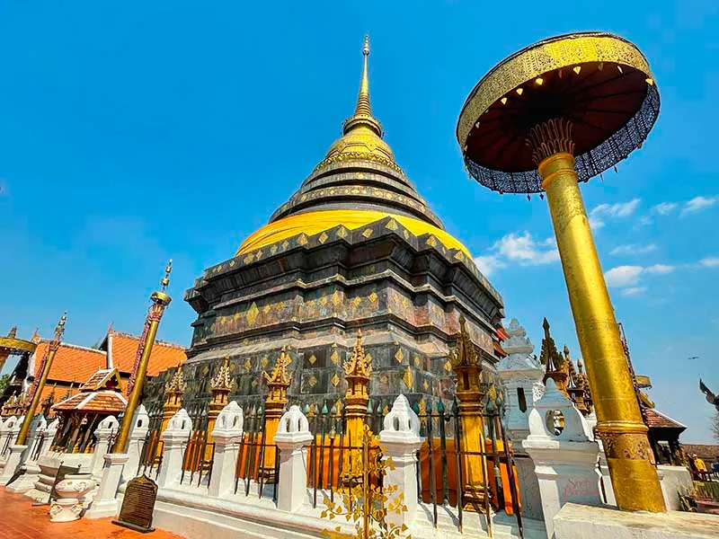 ราศีพฤษภ (16 พ.ค. - 15 มิ.ย. ธาตุดิน)  วัดพระธาตุลำปางหลวง จังหวัดลำปาง