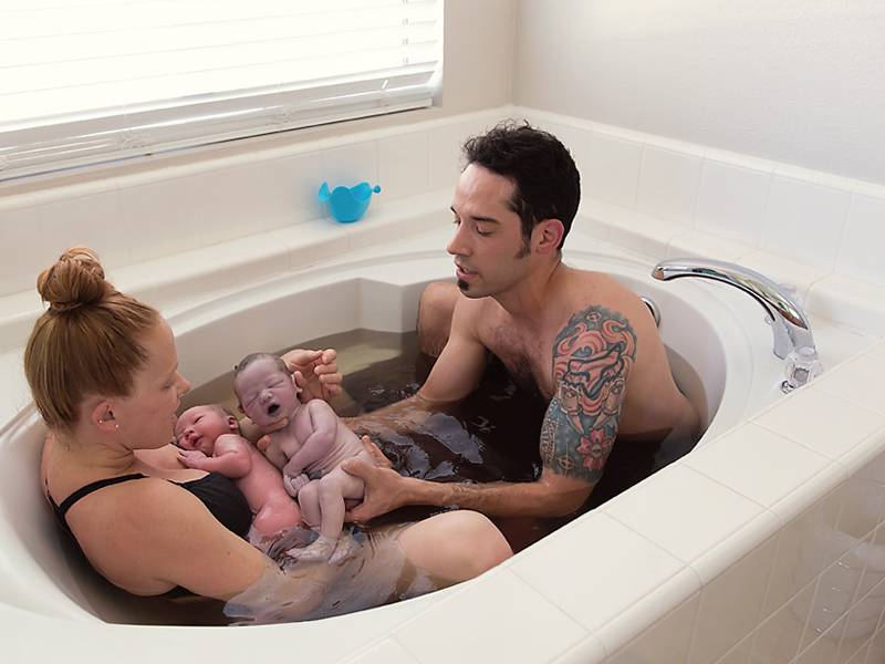 ฝันว่าคลอดลูกในบ้าน