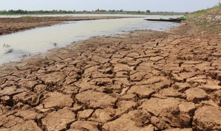 ฝันเห็นบ่อน้ำแห้ง