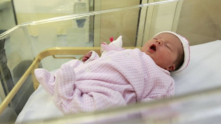 ฝันว่าคลอดลูกผู้หญิง