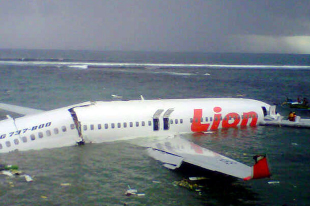 ฝันเห็นเครื่องบินตก