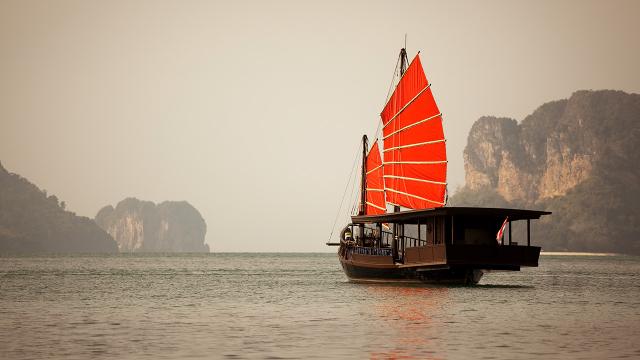 ฝันว่านั่งเรือ